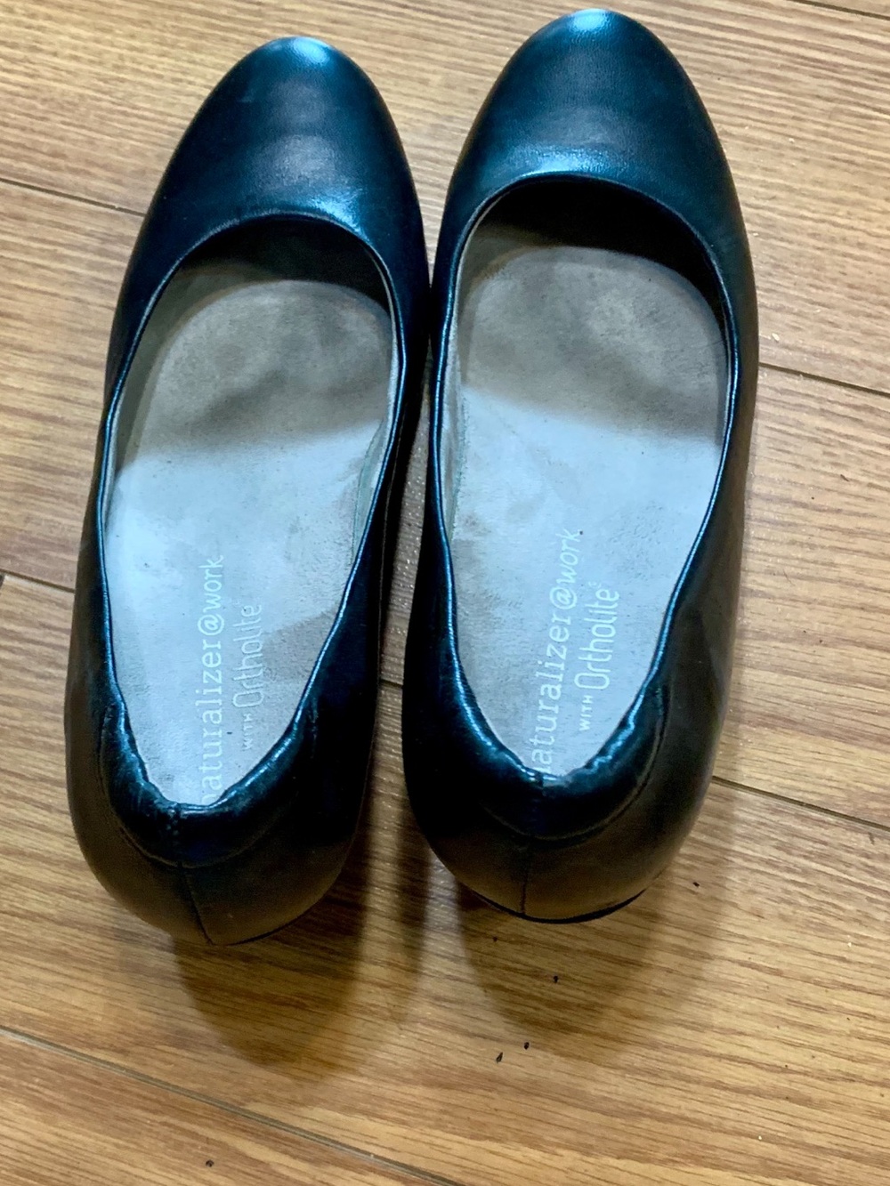 Naturalizer Black Leather Slip-On Ballet shoes